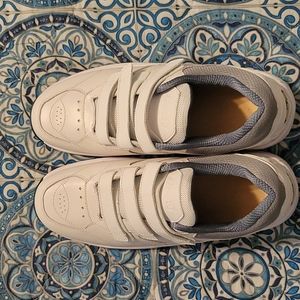 New Mens Velceo Tennis Shoes